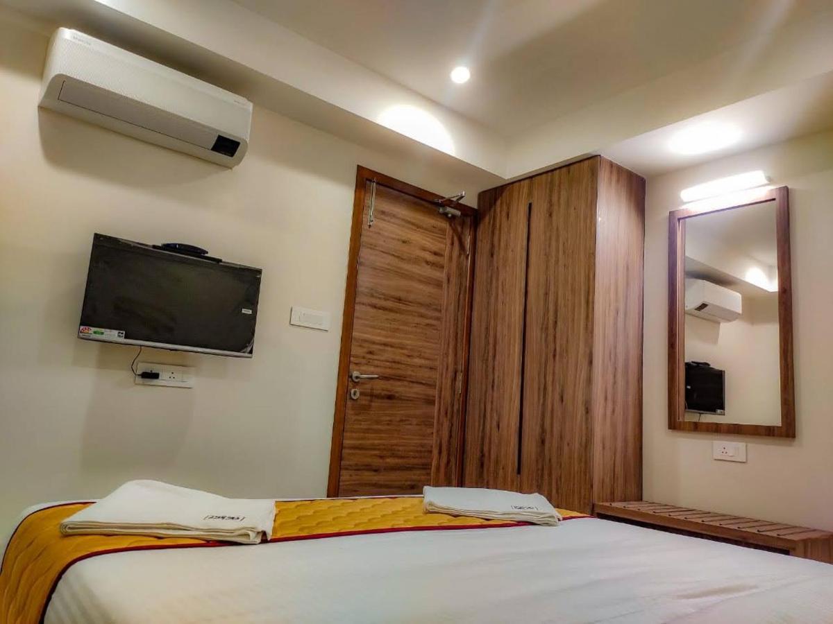 Rr Mount Elite Suites Ченнаи Экстерьер фото