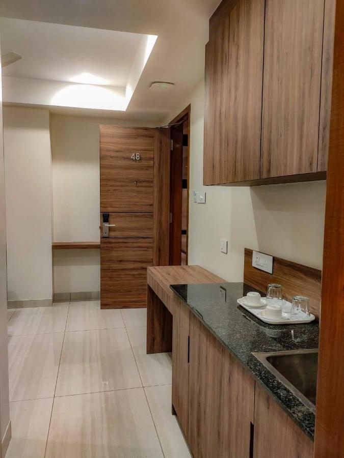 Rr Mount Elite Suites Ченнаи Экстерьер фото
