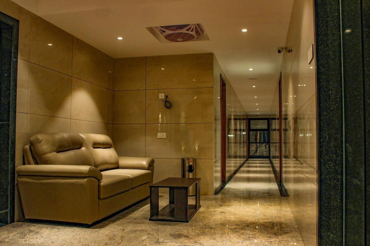 Rr Mount Elite Suites Ченнаи Экстерьер фото